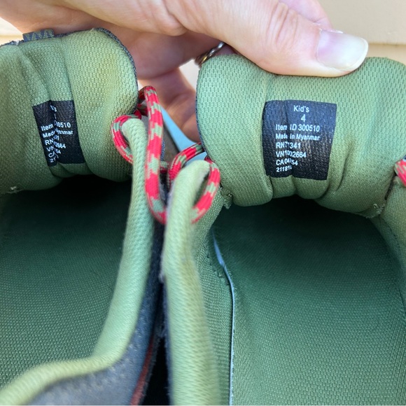 L.L. Bean Kids Trail Model Hiking Shoes - gray/orange/green - size 4 - Picture 11 of 11